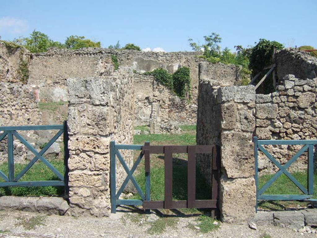 I.2.3 Pompeii. May 2005. Entrance (in centre) on Via Stabiana. 