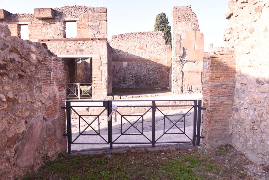 I.4.7 Pompeii. October 2019. Looking west towards entrance doorway onto Via Stabiana.
Foto Tobias Busen, ERC Grant 681269 DCOR.

