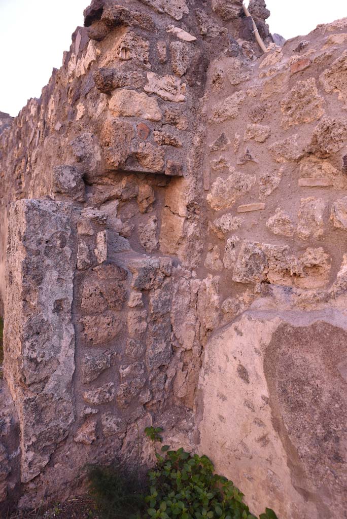 I.4.7 Pompeii. October 2019. Niche/recess at south end of east wall of middle room.
Foto Tobias Busen, ERC Grant 681269 DCOR.
