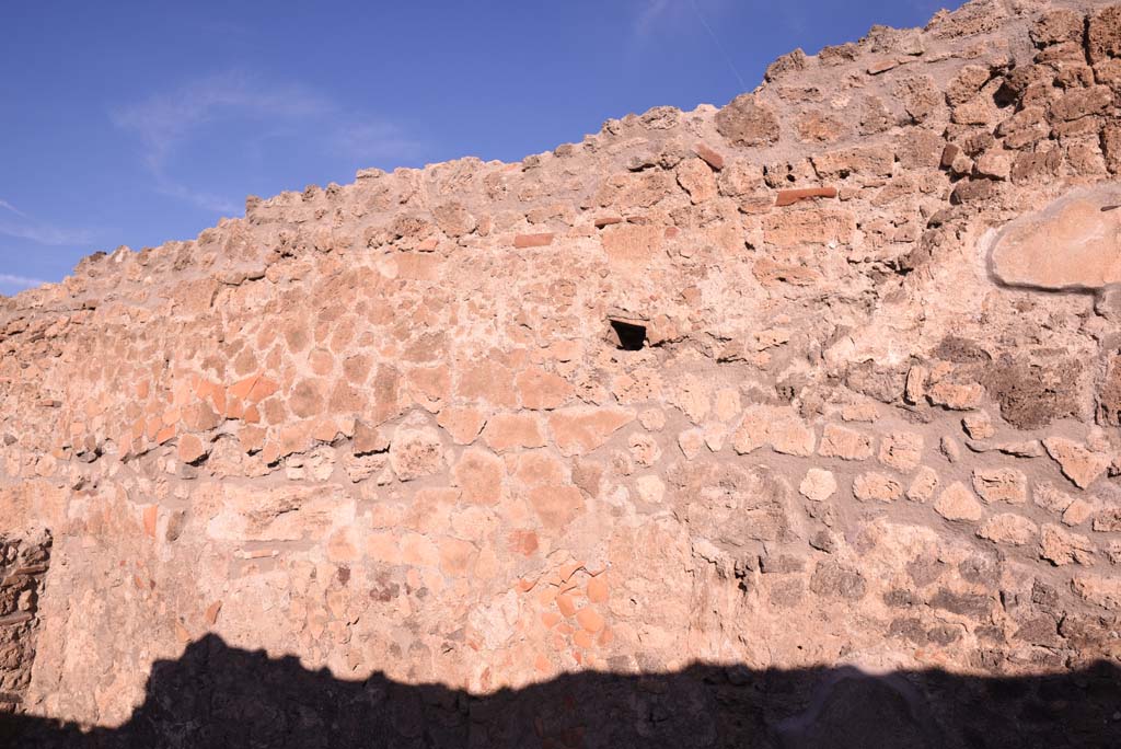 I.4.7 Pompeii. October 2019. Detail from north wall of triclinium, at west end.
Foto Tobias Busen, ERC Grant 681269 DCOR.

