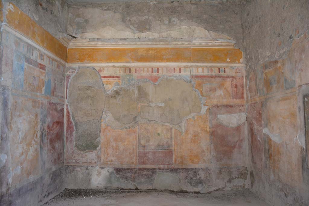 I.8.17 Pompeii. October 2019. Room 9, looking towards east side of tablinum. 
Foto Annette Haug, ERC Grant 681269 DCOR.
