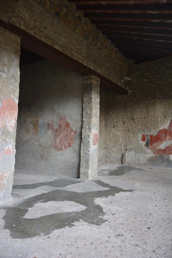 I.10.4 Pompeii. October 2017. North-east corner of peristyle, with room 12, on left.
Foto Annette Haug, ERC Grant 681269 DCOR.
