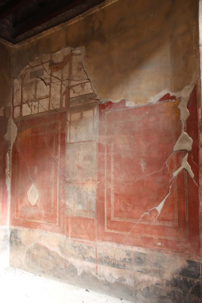 I.10.4 Pompeii. September 2021. Room 4, south wall. Photo courtesy of Klaus Heese.