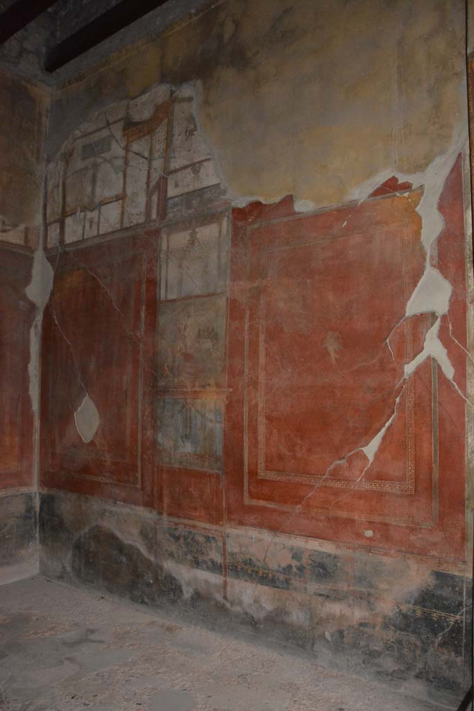 I.10.4 Pompeii. October 2017. Room 4, looking towards south wall.
Foto Annette Haug, ERC Grant 681269 DCOR.
