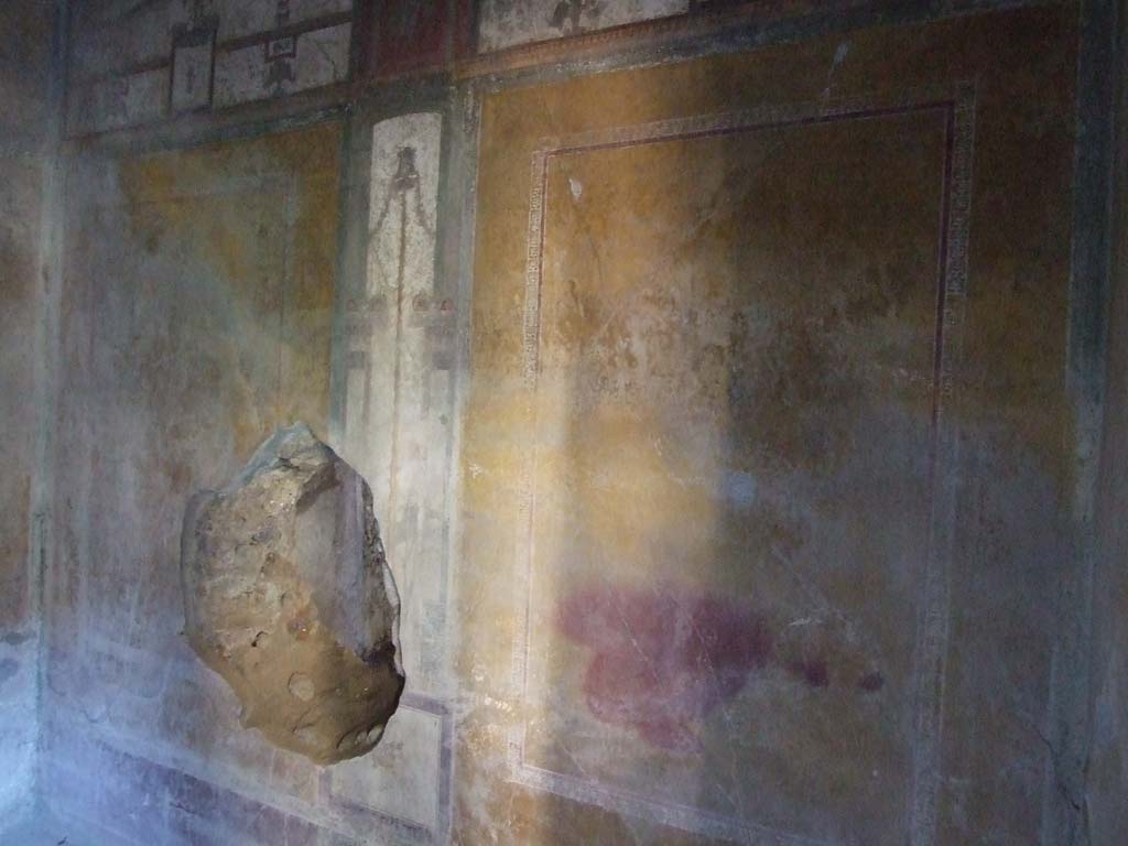 I.10.11 Pompeii. March 2009. Room 13, south wall of cubiculum.
