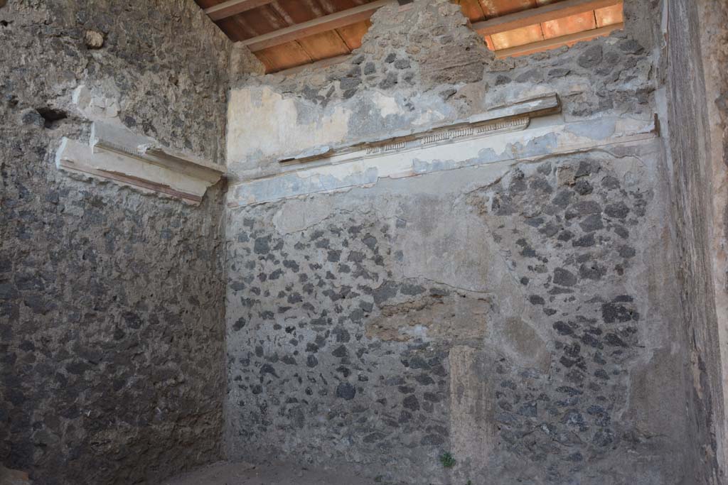 II.2.2 Pompeii. July 2017. Room 3, looking towards east wall.
Foto Annette Haug, ERC Grant 681269 DCOR.
