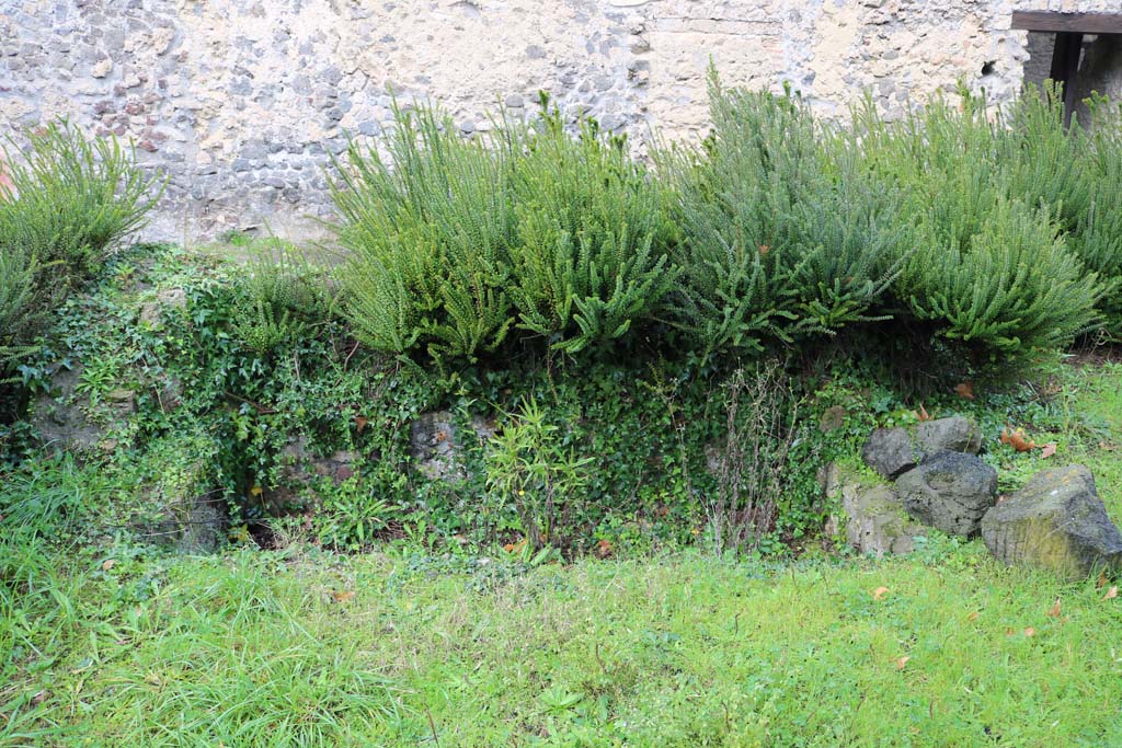 II.8.6 Pompeii. December 2018. Remains of water feature in north-west corner of garden. Photo courtesy of Aude Durand.