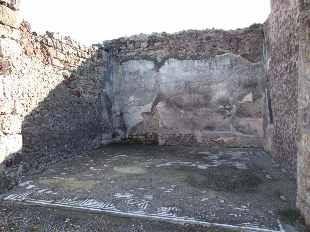 V.1.7 Pompeii. December 2007. Room 18, triclinium/oecus overlooking peristyle.