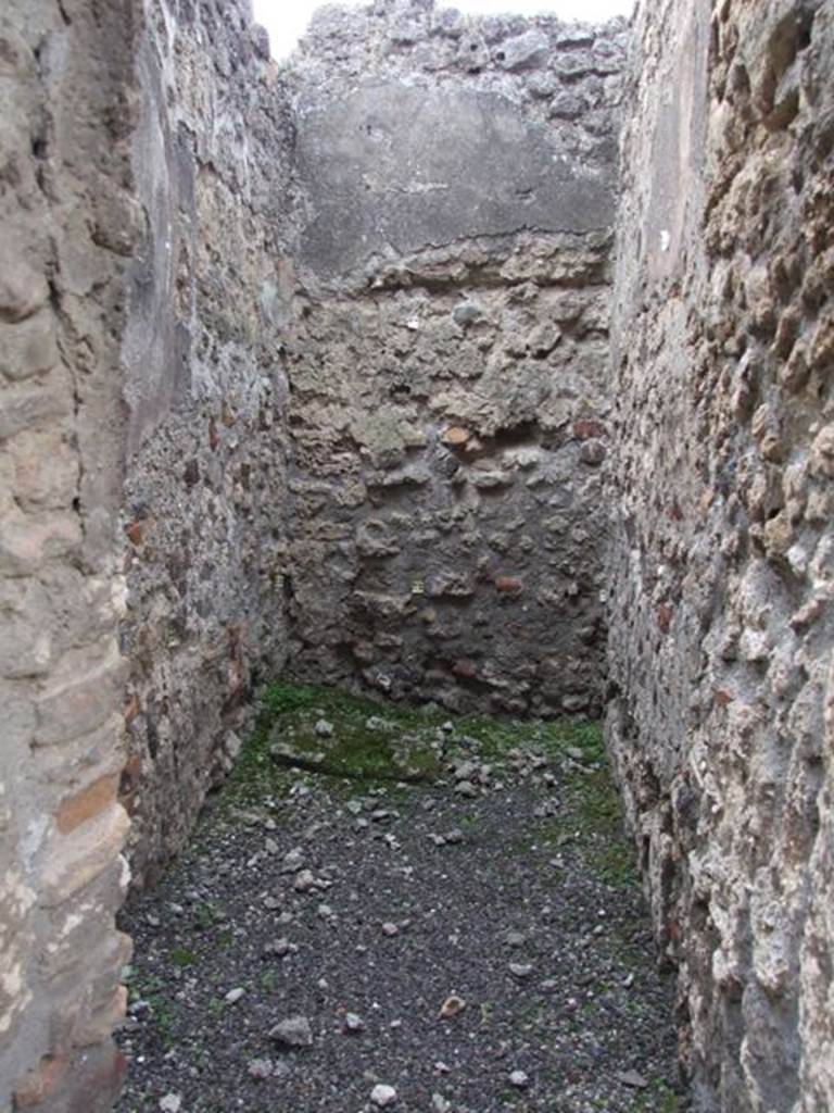 V.3.8 Pompeii. December 2007. Doorway to narrow room on west side of entrance corridor.