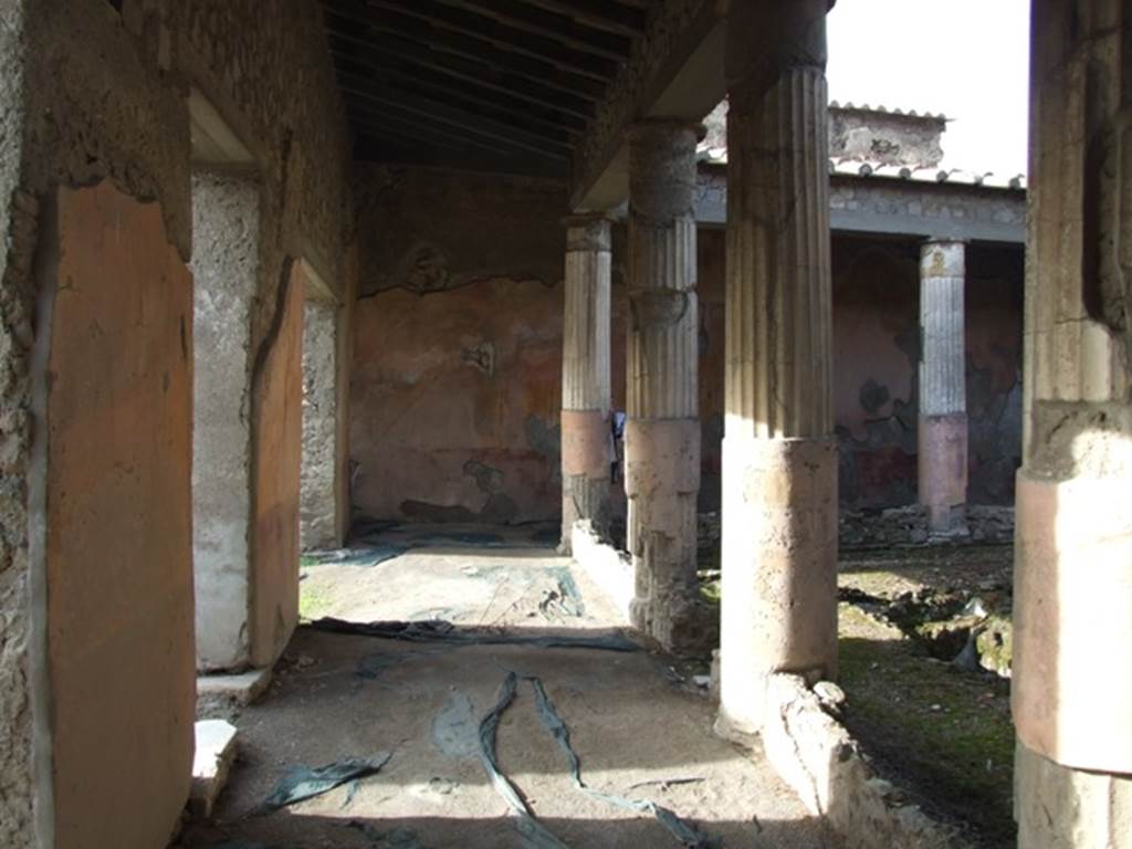VI.1.7 Pompeii. December 2007. South side of room 13, the peristyle. Looking west.
