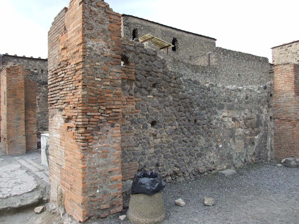 VI.8.9 Pompeii. December 2007. West wall.