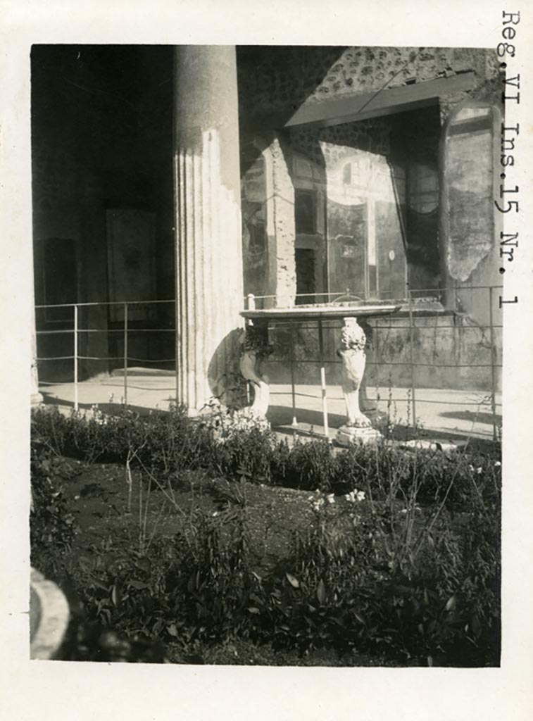 VI.15.1 Pompeii. Pre-1937-39. North-east corner of peristyle, with window in east wall.
Photo courtesy of American Academy in Rome, Photographic Archive. Warsher collection no. 506.
