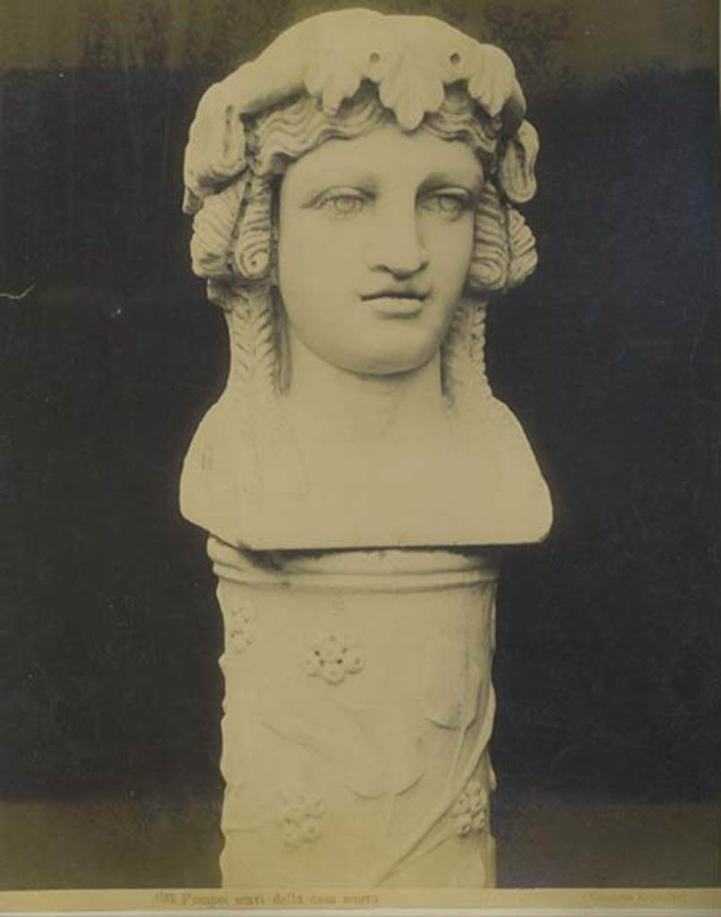 VI.15.1 Pompeii, Mid 1890’s photograph by Esposito, no. 193. 
Bust of Ariadne at the top of the herm.  
The painted inventory number on the side of the bust is 678.
Photo courtesy of Rick Bauer.
