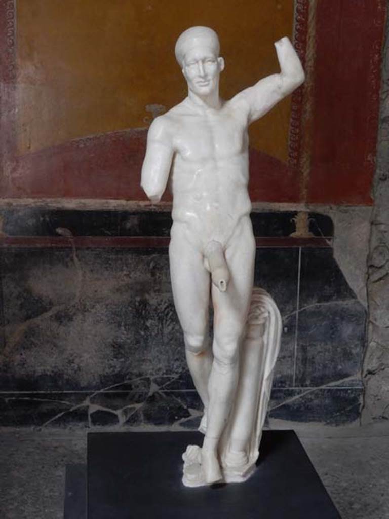 VI.15.1 Pompeii. May 2017. Statue of Priapus displayed in ala on south side of atrium. 
Photo courtesy of Buzz Ferebee.
