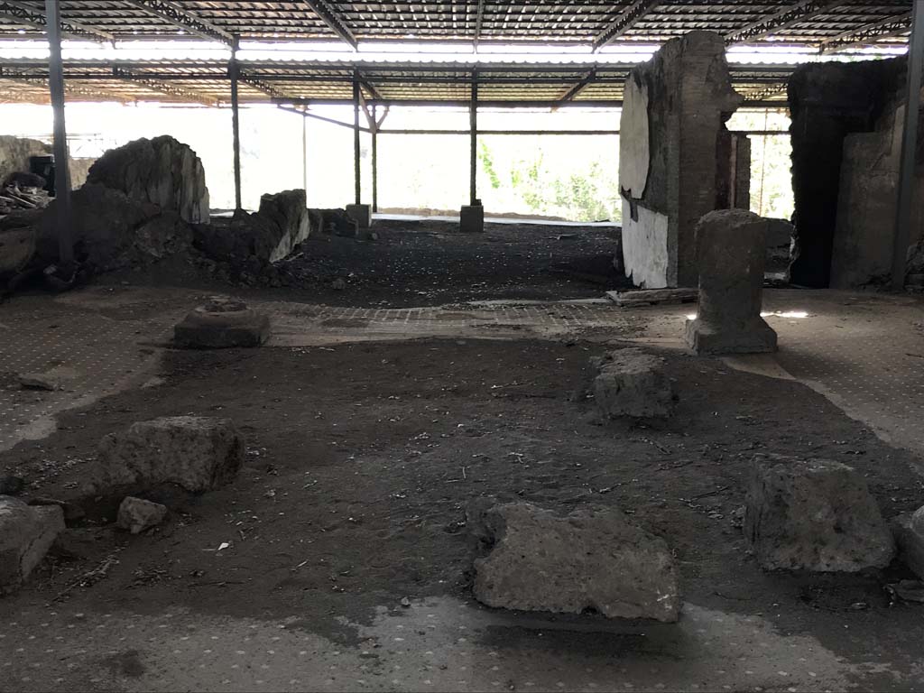 VI.17.41 Pompeii. April 2019. Looking west across impluvium in atrium towards tablinum. Photo courtesy of Rick Bauer.