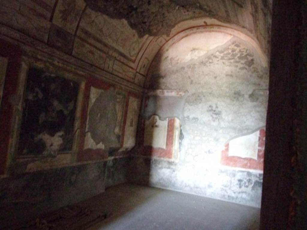 VI.17.42 Pompeii. December 2007. Second triclinium 19, looking towards east wall. At the top of the east wall is the remains of a painting of Europa on the bull. A cupid with parasol holds the bridle to which the bull is tied. See Aoyagi M. and Pappalardo U., 2006. Pompei (Regiones VI-VII) Insula Occidentalis. Napoli: Valtrend. (p. 118).