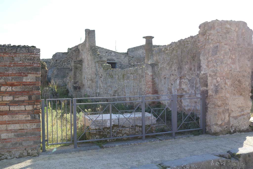 VII.3.13, Pompeii. December 2018. Looking south-west towards entrance doorway. Photo courtesy of Aude Durand.
