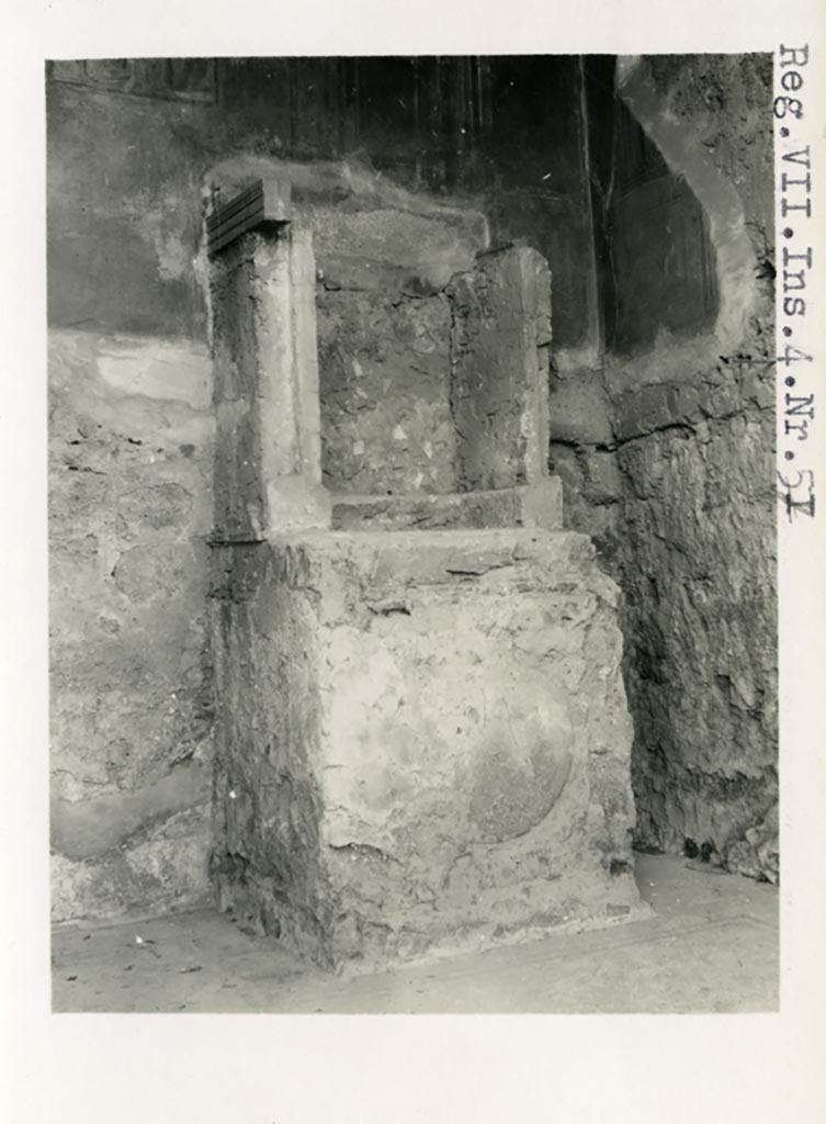 VII.4.31/51 Pompeii. pre-1937-39. Room 6, lararium against west wall.
Photo courtesy of American Academy in Rome, Photographic Archive. Warsher collection no. 1904.
