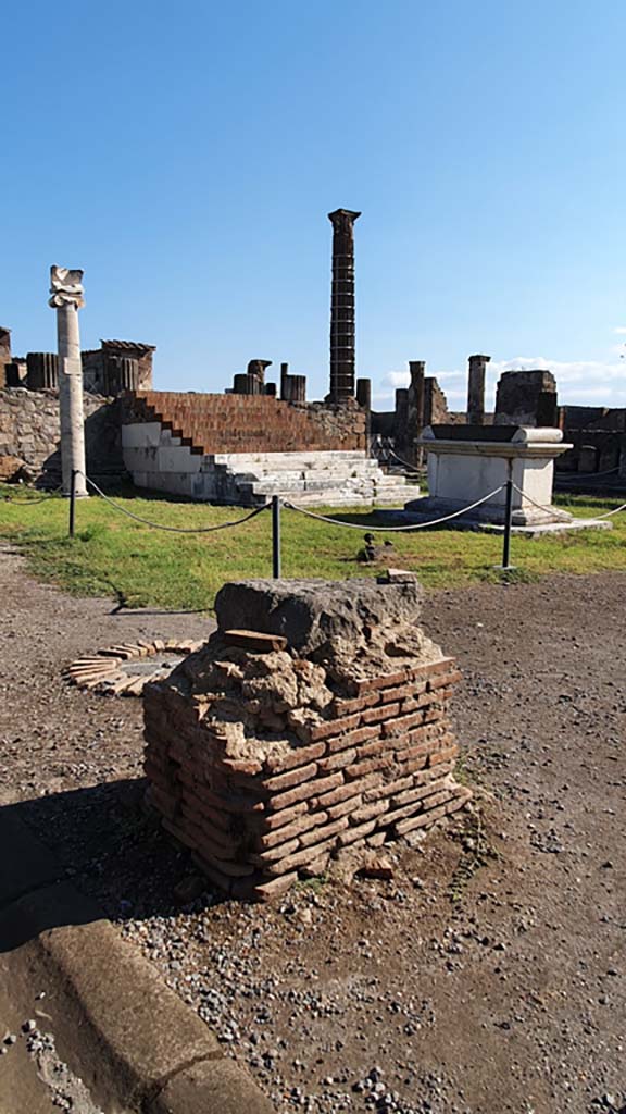 VII.7.32, Pompeii. September 2018. Looking north along west portico.
Foto Anne Kleineberg, ERC Grant 681269 DÉCOR.
