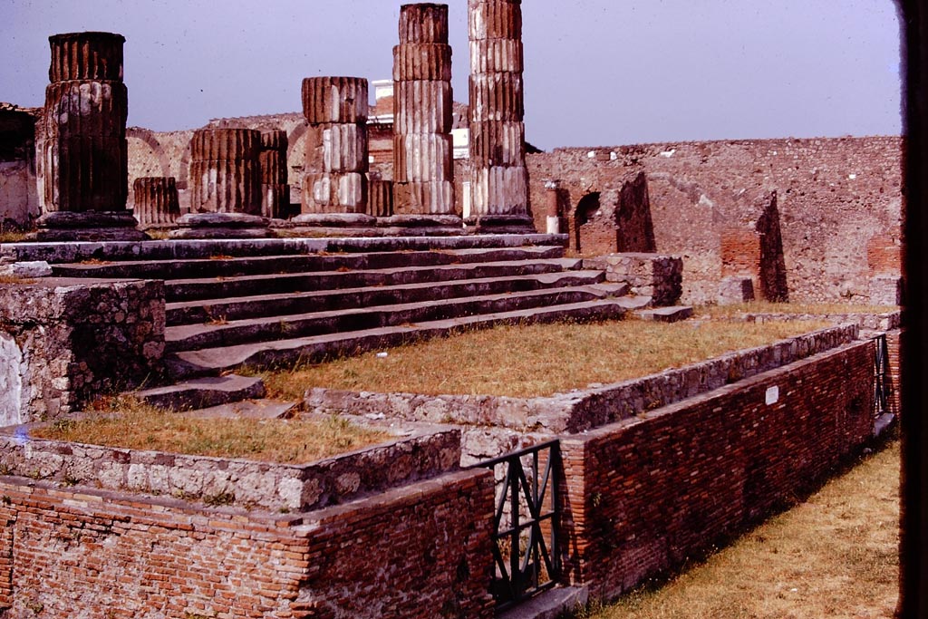 VII.8.1 Pompeii. 1974. Looking across Temple from west side. Photo by Stanley A. Jashemski.   
Source: The Wilhelmina and Stanley A. Jashemski archive in the University of Maryland Library, Special Collections (See collection page) and made available under the Creative Commons Attribution-Non-Commercial License v.4. See Licence and use details.
J74f0159
