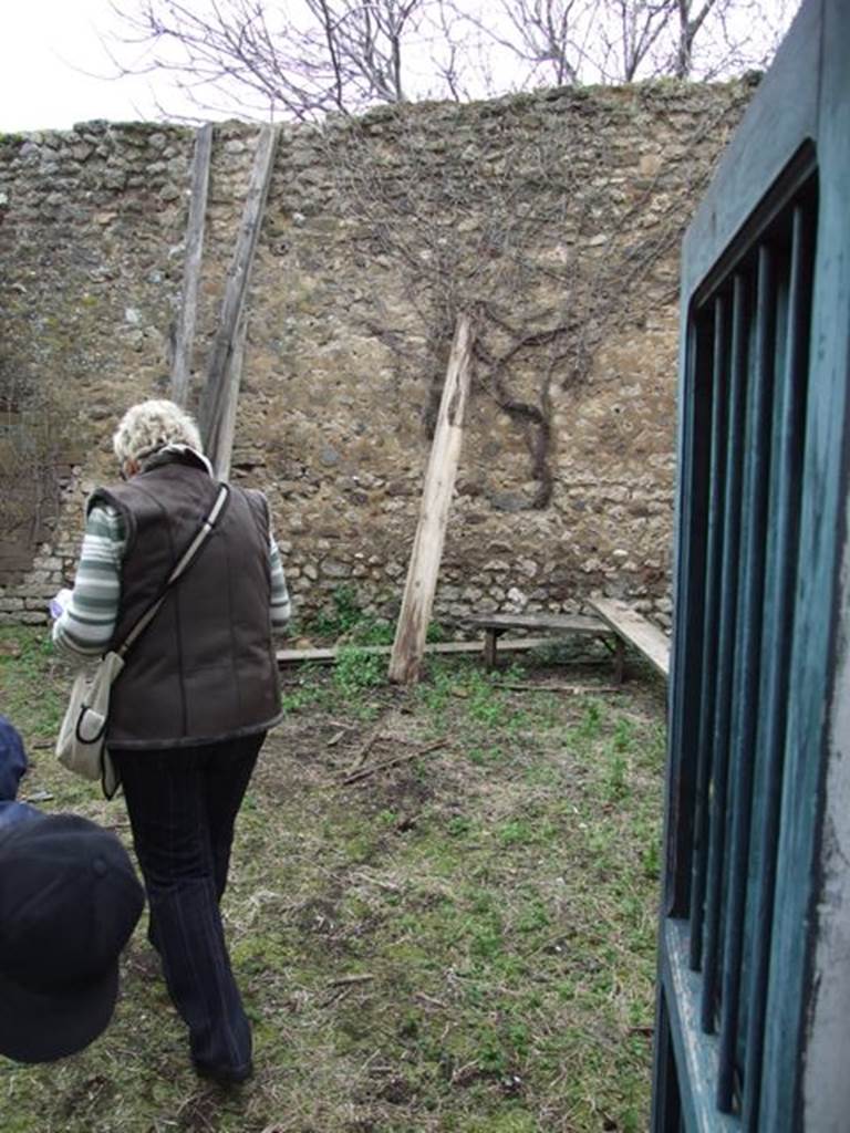 VII.11.14 Pompeii.  March 2009.  Entrance to Garden area B 