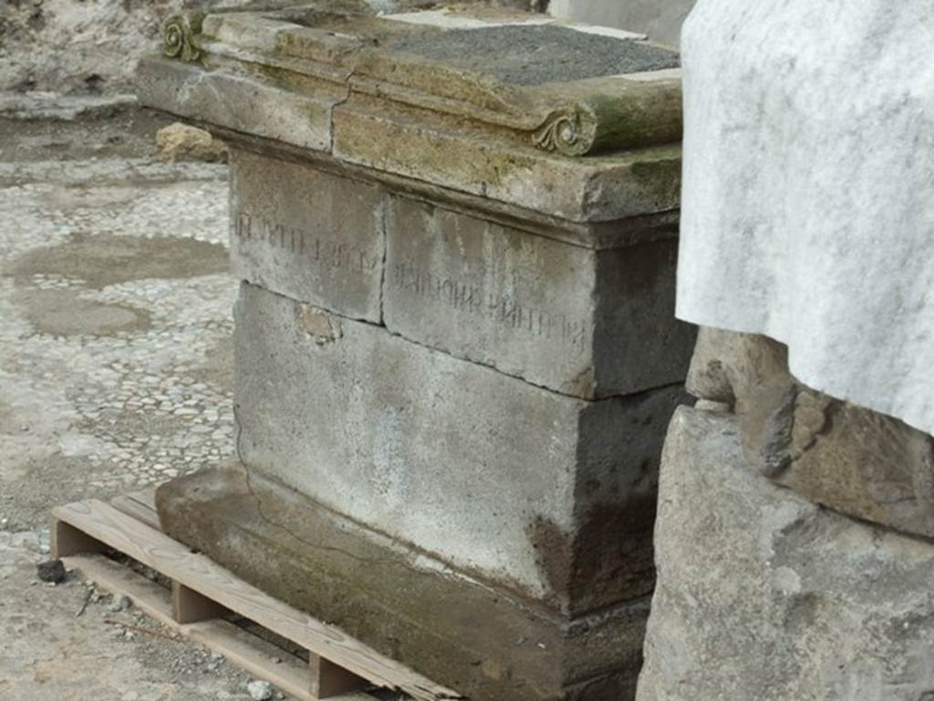 VIII.1.3 Pompeii. March 2009. Altar from Tempio dionisiaco in località Sant’Abbondio di Pompei. Temple altar with Oscan inscription stored below Temple of Venus.
