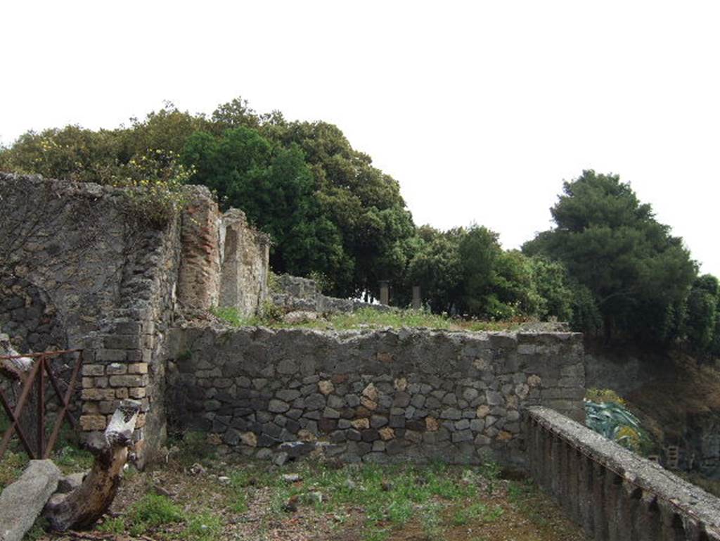 VIII.2.34 Pompeii. May 2006. East side of terrace, looking east along rear of other terraces.