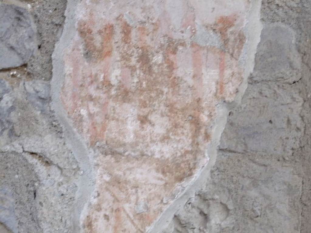 IX.7.5 Pompeii. December 2006. Graffiti outside Workshop of Verecundus.
According to Varone there were three Latin inscriptions here.
According to Epigraphik-Datenbank Clauss/Slaby (See www.manfredclauss.de) CIL records these as

Nummian//u/m / aed(ilem) o(ro) v(os) f(aciatis)     [CIL IV 7835]
P(ublium) Paquium / Proculum / et A(ulum) Vettium / Feli[cem     [CIL IV 7836]
Suettium / Certum / [        [CIL IV 7837]

See Varone, A. and Stefani, G., 2009. Titulorum Pictorum Pompeianorum, Rome: Lerma di Bretschneider. p. 399.
