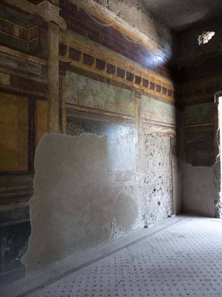Villa of Mysteries, Pompeii. September 2017. Room 6, east wall in south-east corner. 
Foto Annette Haug, ERC Grant 681269 DÉCOR.
