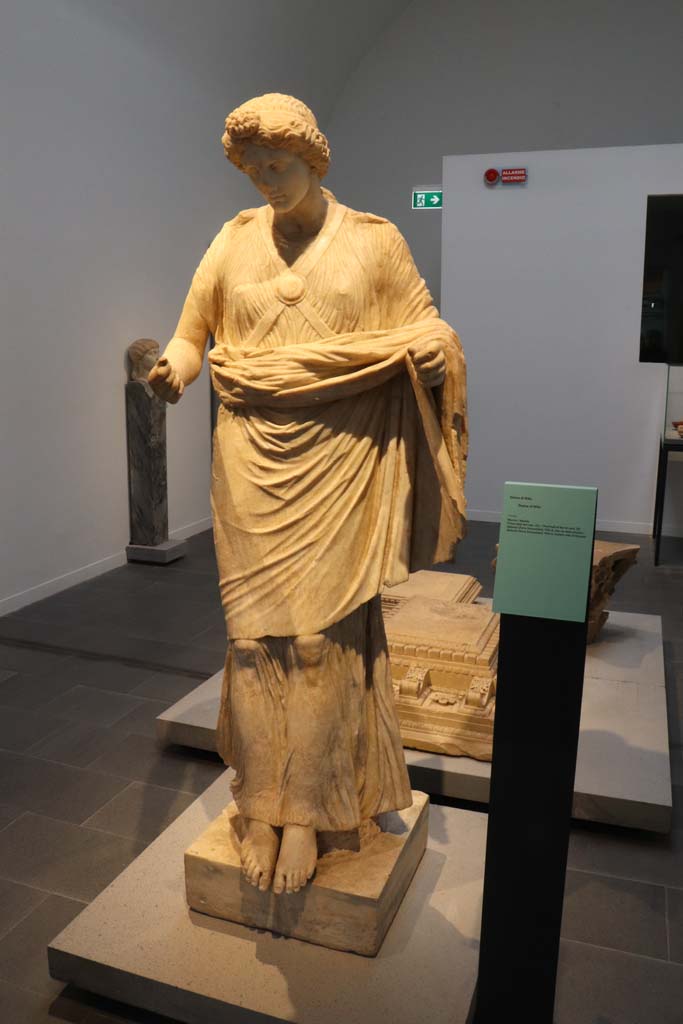 Oplontis Villa of Poppea, February 2021. 
Statue of Nike, found in 1978, from eastern side of pool in Villa A, on display in Pompeii Antiquarium. 
Photo courtesy of Fabien Bièvre-Perrin (CC BY-NC-SA).


