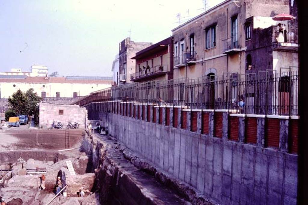 Oplontis, c.1984. Looking west along north side of excavations. 
Source: The Wilhelmina and Stanley A. Jashemski archive in the University of Maryland Library, Special Collections (See collection page) and made available under the Creative Commons Attribution-Non Commercial License v.4. See Licence and use details. Oplo0222
