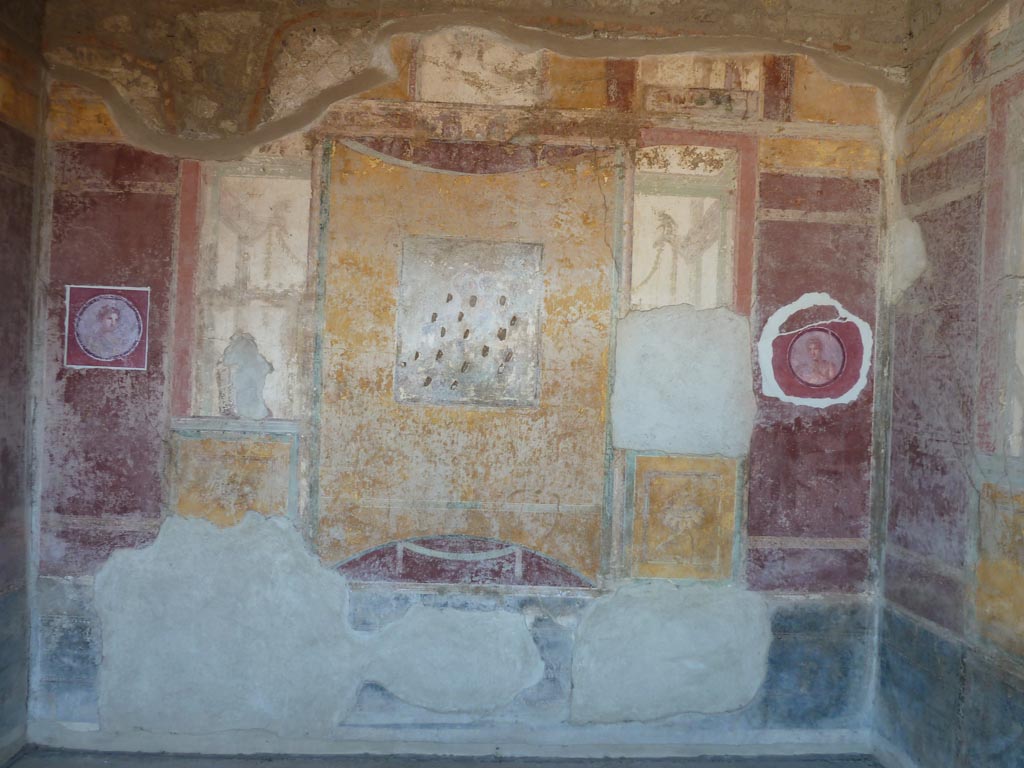 Stabiae, Villa Arianna, September 2015. Room 7, south wall.