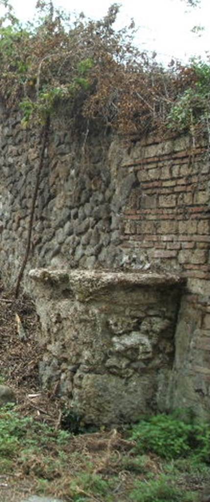Street altar on north-east corner of III.10.6.