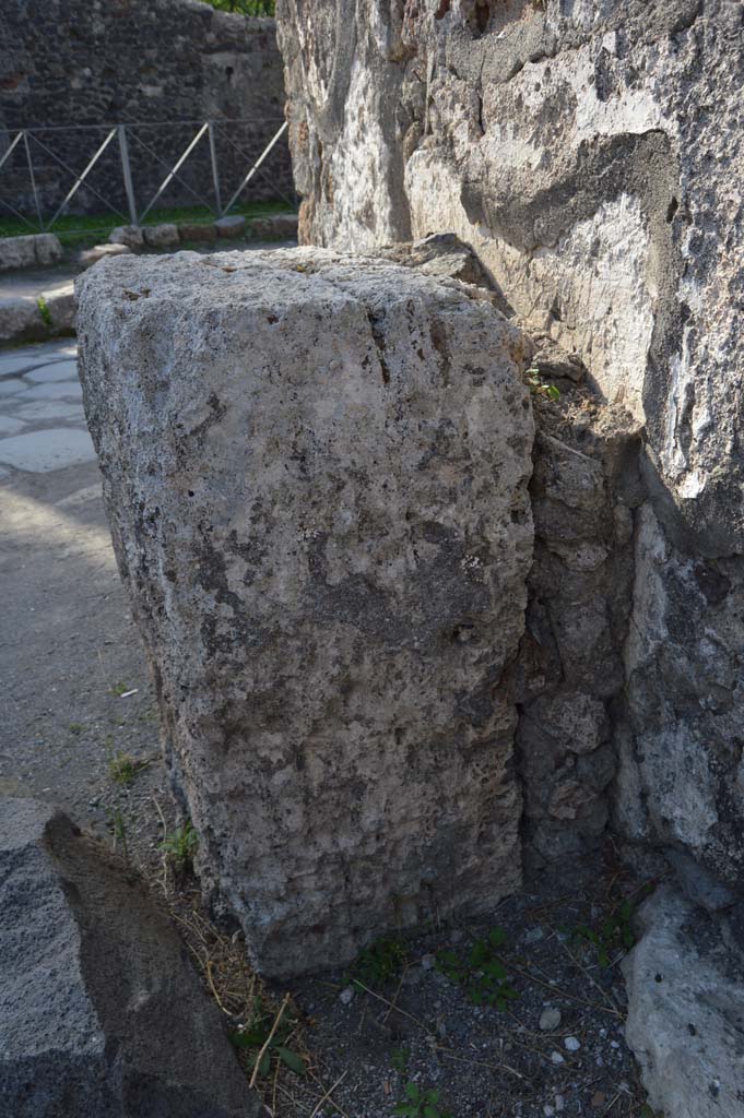Pompeii. Street shrine with altar at VI.1.19, October 2017. Looking towards east side of altar.
Foto Taylor Lauritsen, ERC Grant 681269 DÉCOR.