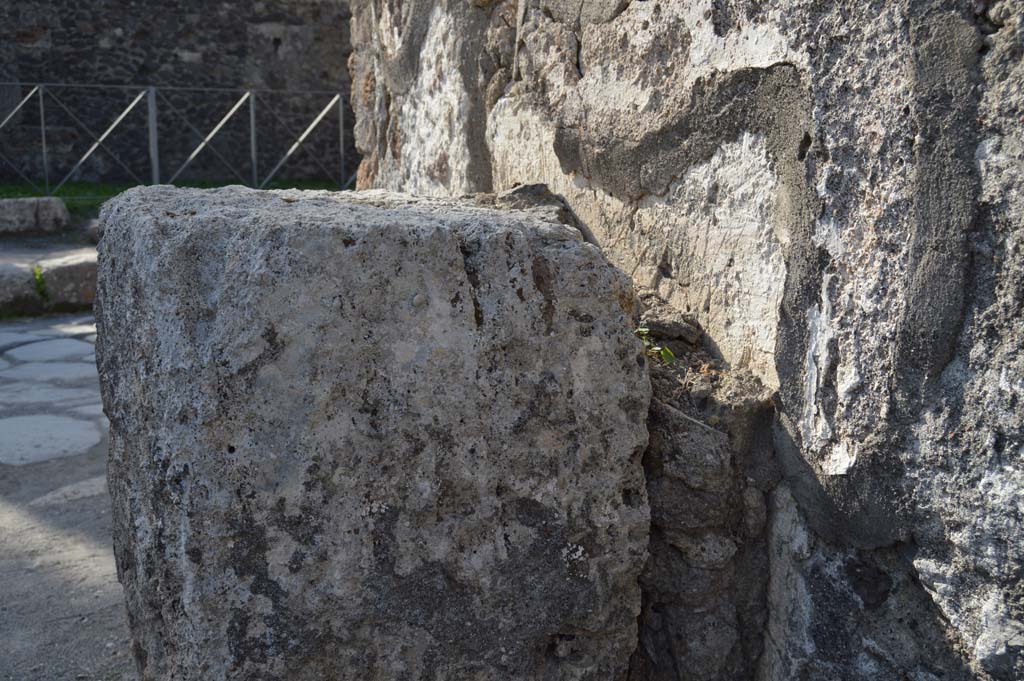 Pompeii. Street shrine with altar at VI.1.19, October 2017. Detail of east side of altar.
Foto Taylor Lauritsen, ERC Grant 681269 DÉCOR.