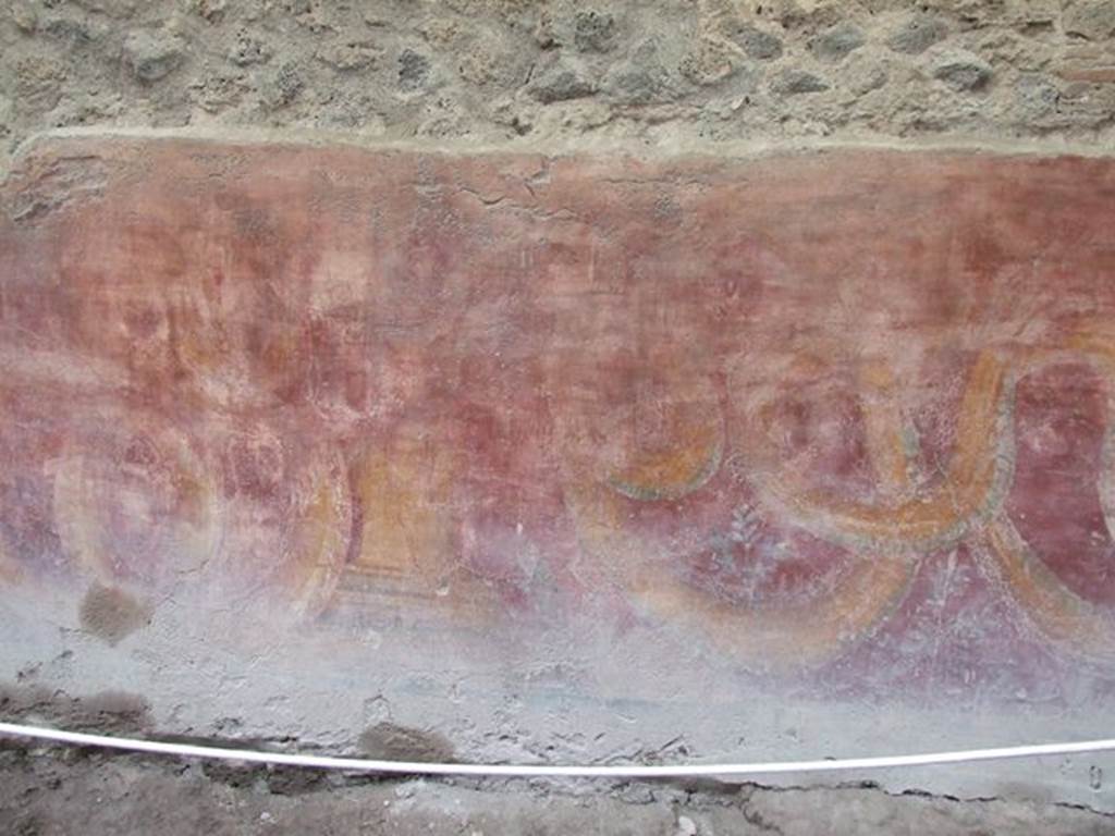 VII.11.13  Pompeii. December 2005. Painted street altar on outside wall.