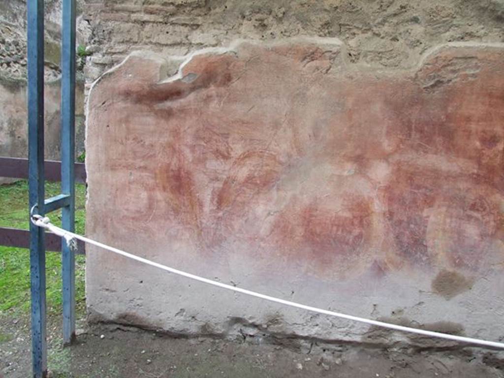 VII.11.13  Pompeii. December 2005. Painted street shrine on outside wall.