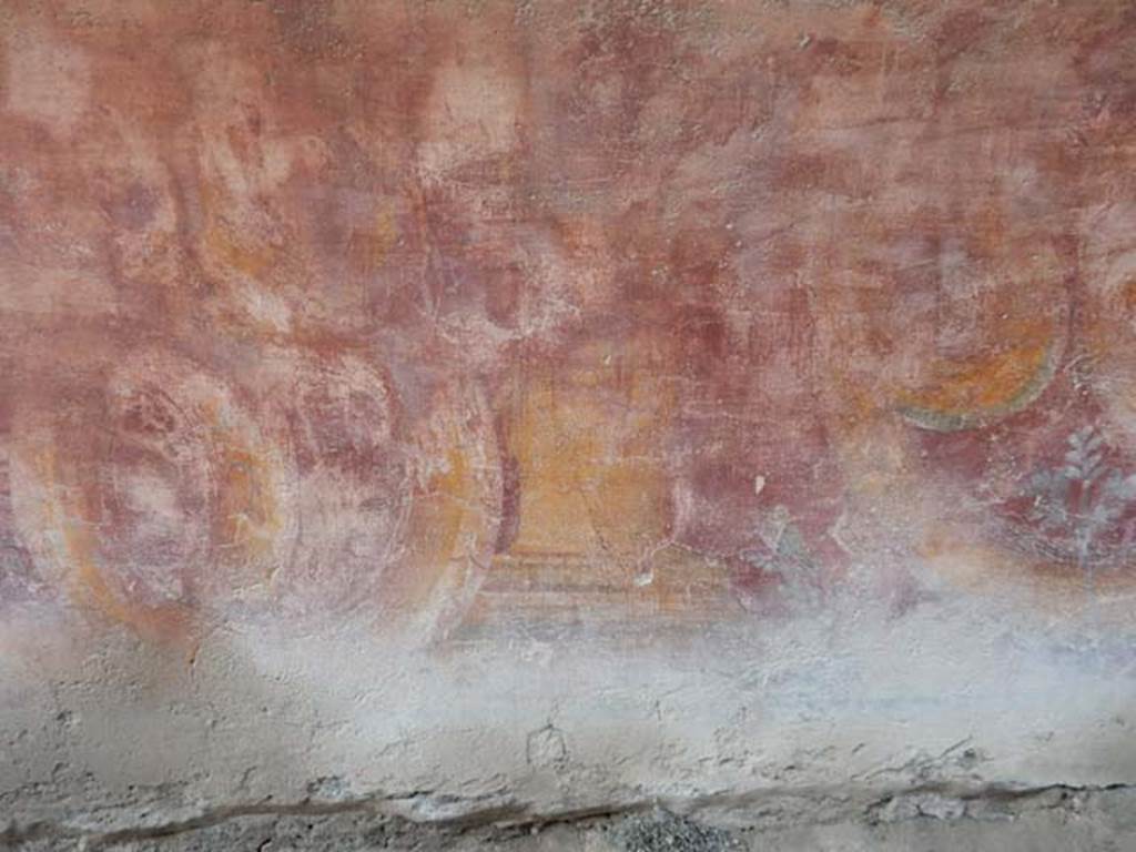 VII.11.13 Pompeii. May 2015. Detail of painted street altar on outside wall.   Photo courtesy of Buzz Ferebee.