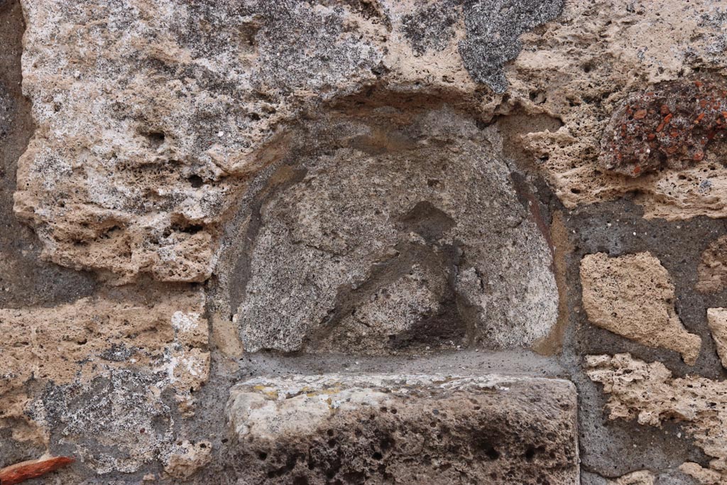 Niche in street Altar at VIII.3.18/17. May 2024. Photo courtesy of Klaus Heese.