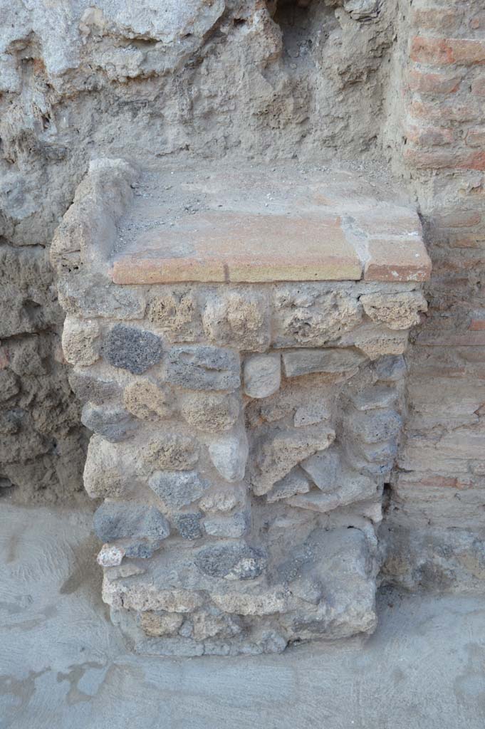 Pompeii street altar outside IX.11.1. October 2017. Detail of altar.
Foto Taylor Lauritsen, ERC Grant 681269 DÉCOR.