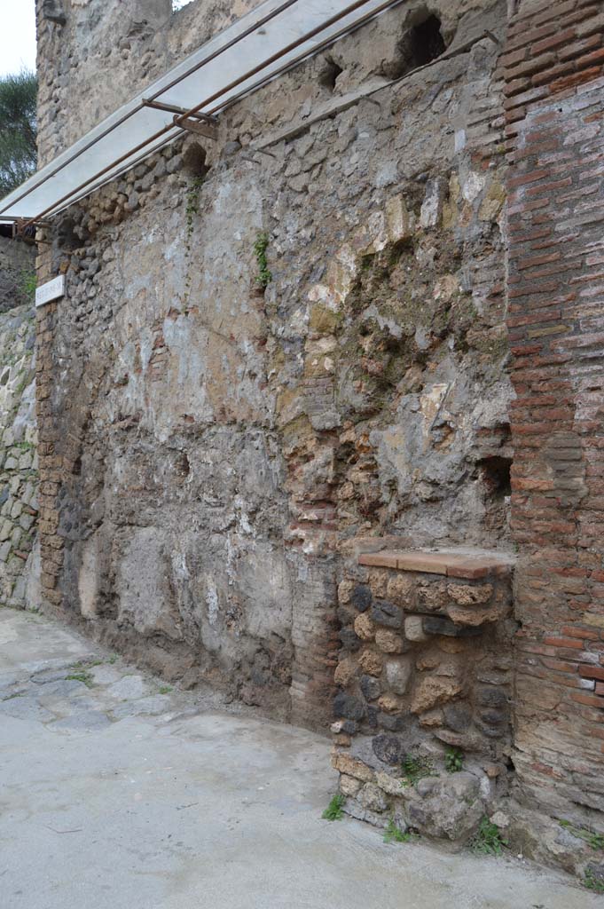 Pompeii street altar outside IX.11.1. March 2018. Looking north-west towards altar.
Foto Taylor Lauritsen, ERC Grant 681269 DÉCOR.