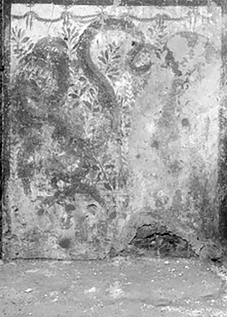Street shrine outside IX.12.7. Detail from 1912 photograph.
Bottom left painting was of two large serpents (snakes) flanking a round altar.
See Fröhlich, T., 1991. Lararien und Fassadenbilder in den Vesuvstädten. Mainz: von Zabern. (p. 339, F71, T: 58,2).