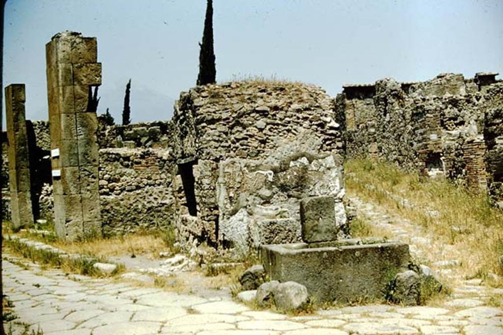 Pompeii Fountain at VI.1.19. 1957. Looking north to fountain, with Via Consolare, on left, and Vicolo di Narciso, on right. Photo by Stanley A. Jashemski.
Source: The Wilhelmina and Stanley A. Jashemski archive in the University of Maryland Library, Special Collections (See collection page) and made available under the Creative Commons Attribution-Non Commercial License v.4. See Licence and use details.
J57f0177