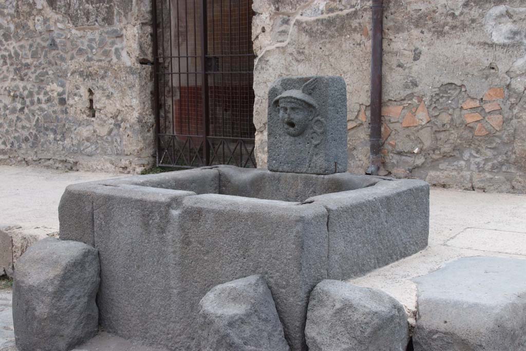 Fountain of Mercury at VI.8.24. September 2017. Looking towards fountain on west side of Via di Mercurio.
Photo courtesy of Klaus Heese.
