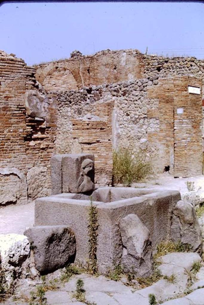 Fountain outside VII.1.32 and VII.1.33, Pompeii. 1968. Photo by Stanley A. Jashemski.
Source: The Wilhelmina and Stanley A. Jashemski archive in the University of Maryland Library, Special Collections (See collection page) and made available under the Creative Commons Attribution-Non Commercial License v.4. See Licence and use details.
J68f0568