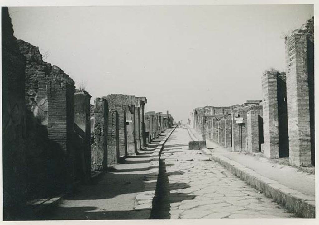 Fountain outside VII.14.13 and VII.14.14 on Via dell’ Abbondanza. 1956. Looking west between VIII.4 and VII.1. Photo courtesy of Rick Bauer.