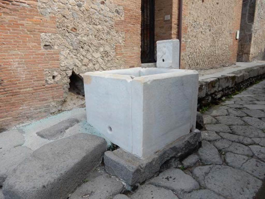 VII.15.1 Pompeii., May 2018. Marble fountain in Vicolo del Gallo.  Photo courtesy of Buzz Ferebee.