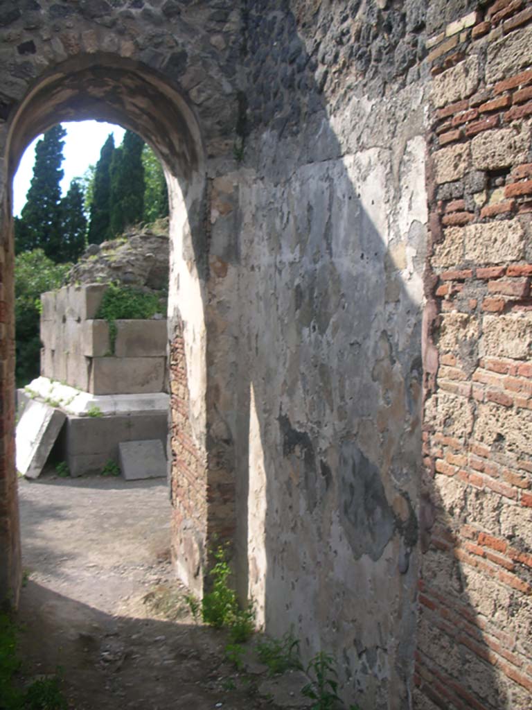 Porta Ercolano or Herculaneum Gate, Pompeii. May 2010. 
Looking north along east wall at north end of east side of gate. Photo courtesy of Ivo van der Graaff.