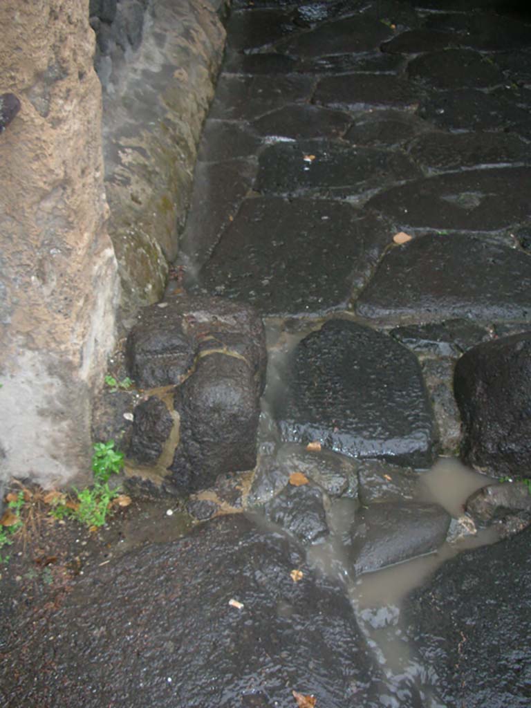 Porta Marina, Pompeii. May 2011. 
Detail of lava blocks on north side of wider tunnel of gate. Photo courtesy of Ivo van der Graaff.