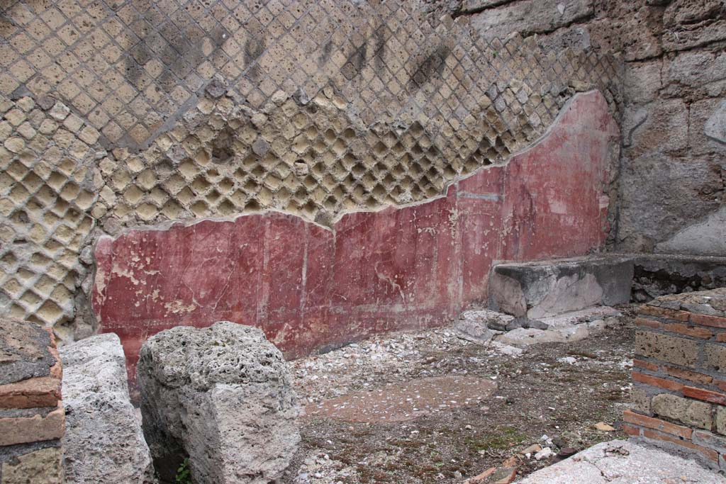 Pompeii Porta Marina. October 2020. Painted plaster on exterior wall, in north-east corner near the city walls. Photo courtesy of Klaus Heese.
